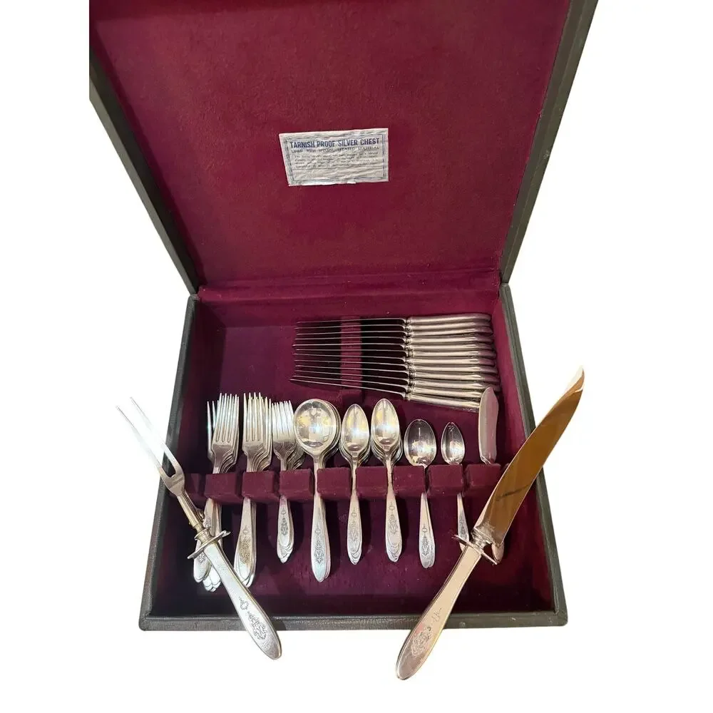 Holmes Edwards Danish Princess 1938 82pc Silverplate Flatware Set w Chest